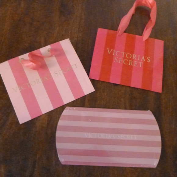 LOT of 3 VICTORIA'S SECRET PINK GIFT BAGS & PILLOW BOX - Picture 7 of 7